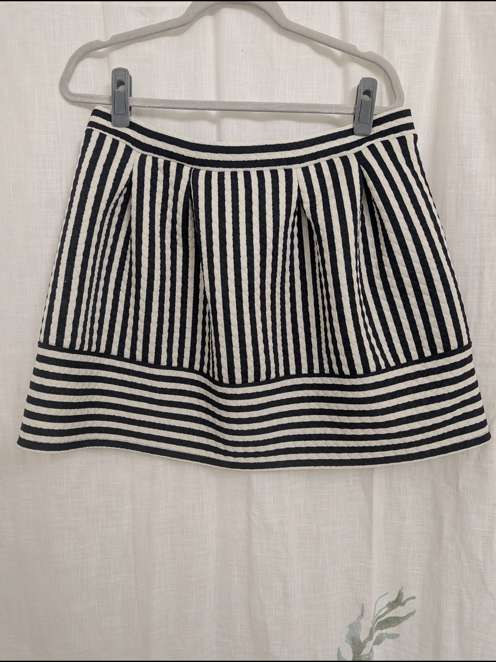 Xhilaration Black & White Striped Quilted Mini Skirt XL